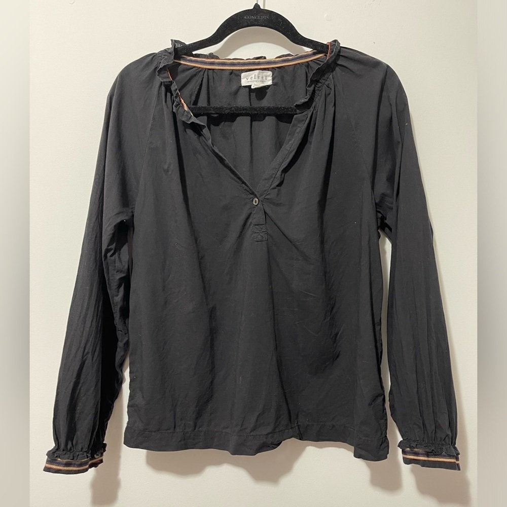 Velvet by Graham & Spencer Elaine Black Relaxed Fit Puffed Sleeve Blouse in S